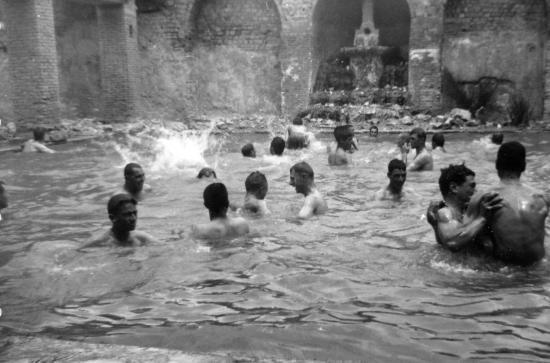 Bain à la fontaine chaude Hammam Salhine El Hamma Khenchela