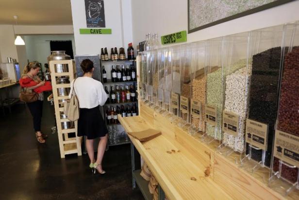 Planète - A Bordeaux, un concept novateur d'épicerie sans emballages jetables