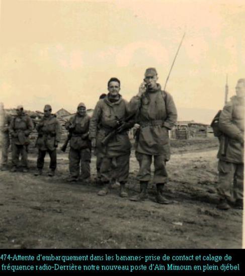 Le poste :Calage radio sur la DZ avant héliportage - A mon côté VERNAZ - J'étais radio à la 3ème section Harkis Ain Mimoun