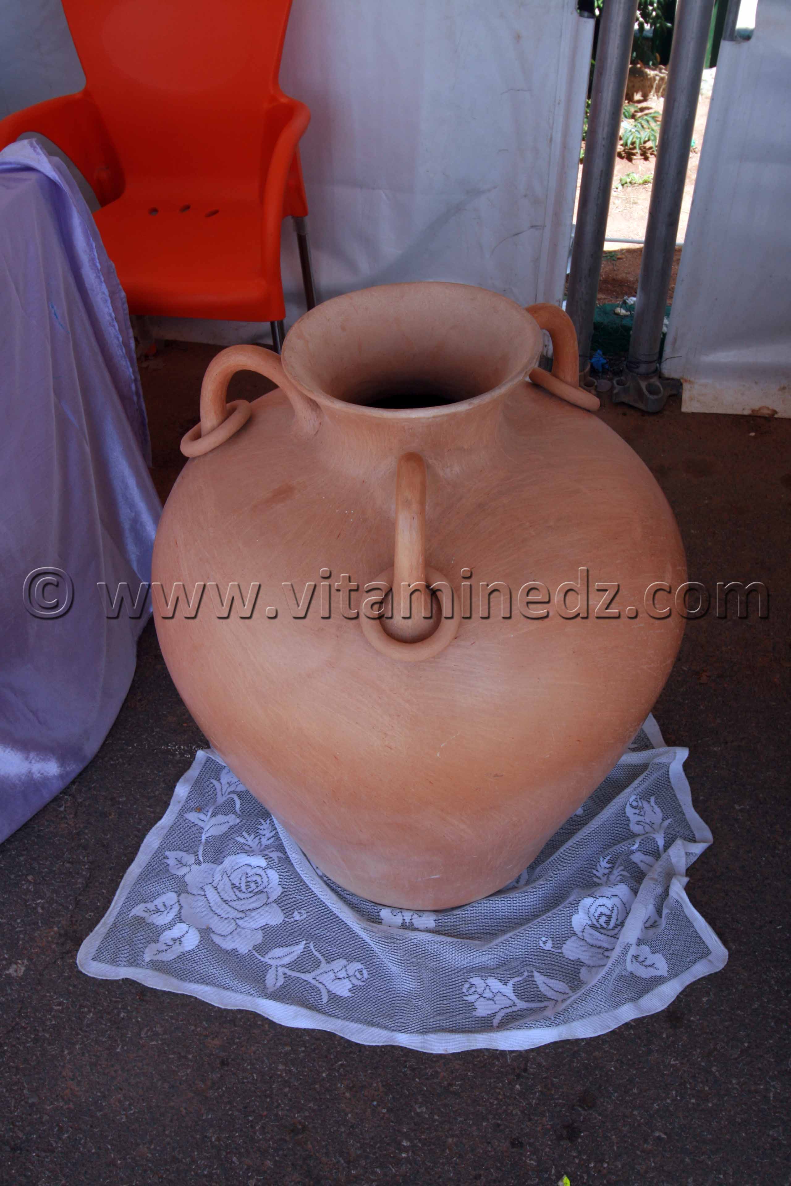 Grande Jarre Poterie de Bider exposée à Tlemcen