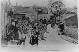Photo Ancienne de Tlemcen  Cortège funèbre, rue de Mascara