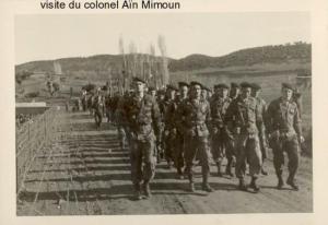 Visite du colonel à Ain Mimoun la 3émé section des harkis