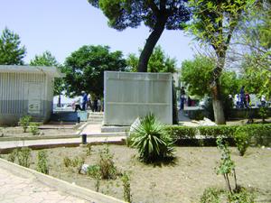 Constantine - Square Bennacer: Des kiosques en dur envahissent les lieux