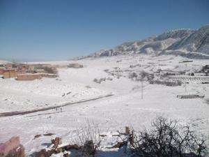 يابوس في فصل الشتاء التلوج تغطي كل شيء تعطيها جمالا على جمال