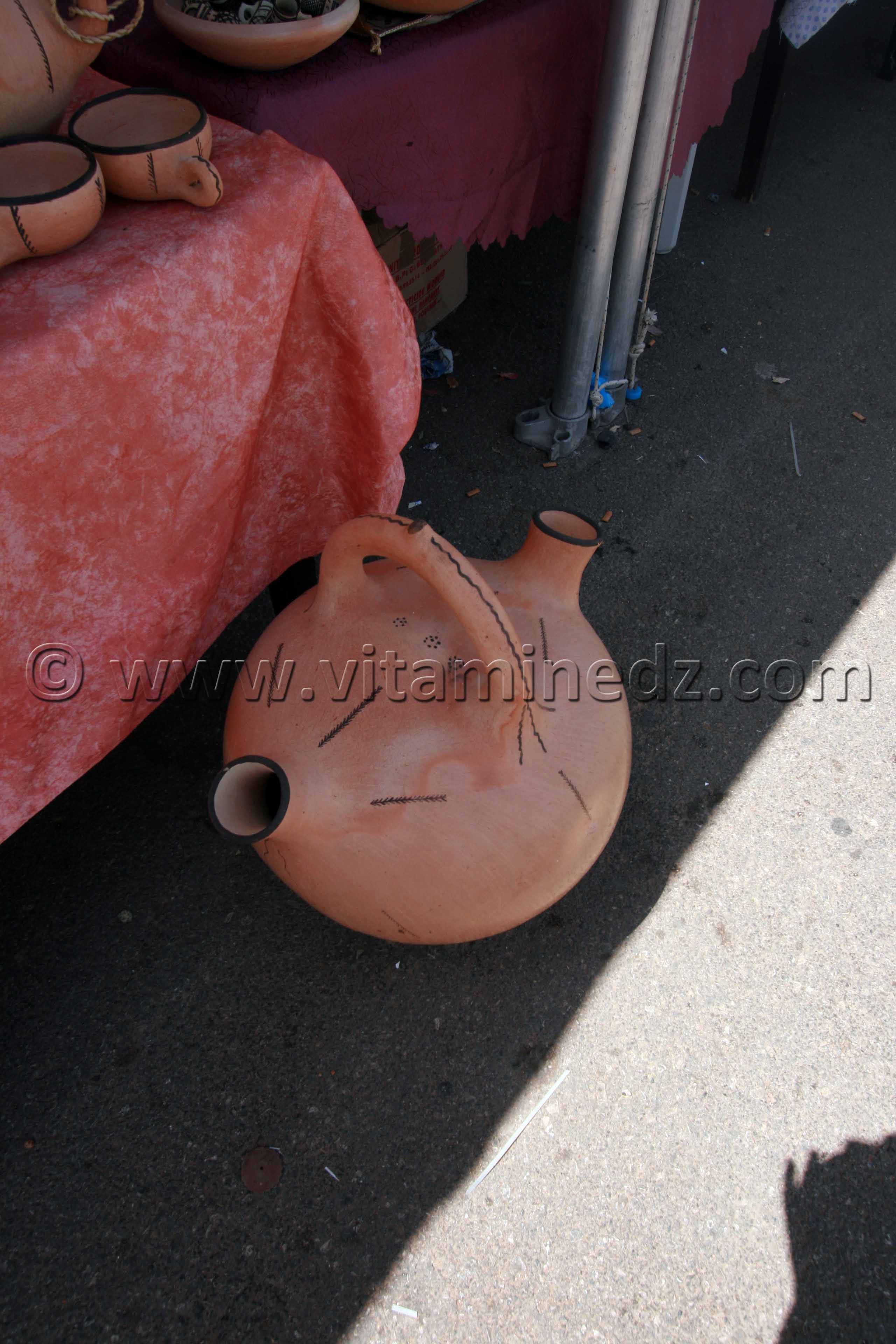 Poterie de Bider exposée à Tlemcen