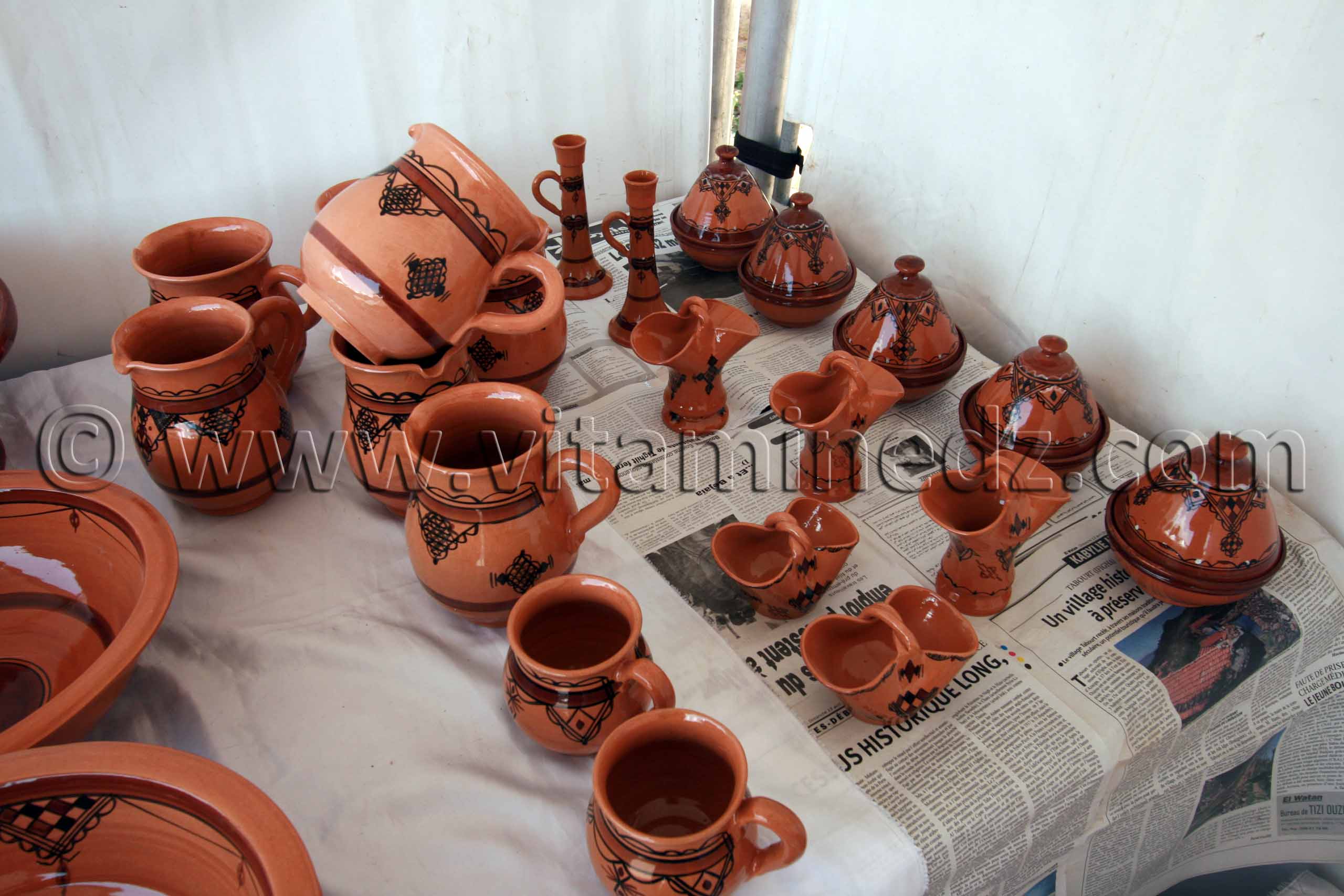 TLEMCEN - SALON NATIONAL DE LA POTERIE (Poterie de Bouira)
