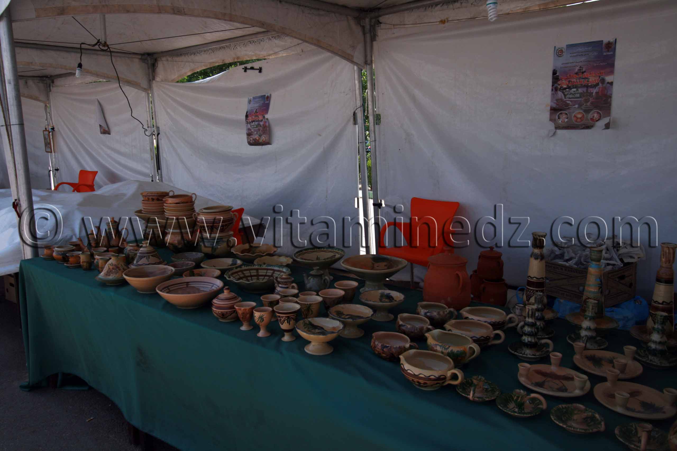 TLEMCEN - SALON NATIONAL DE LA POTERIE (Stand de Biskra)