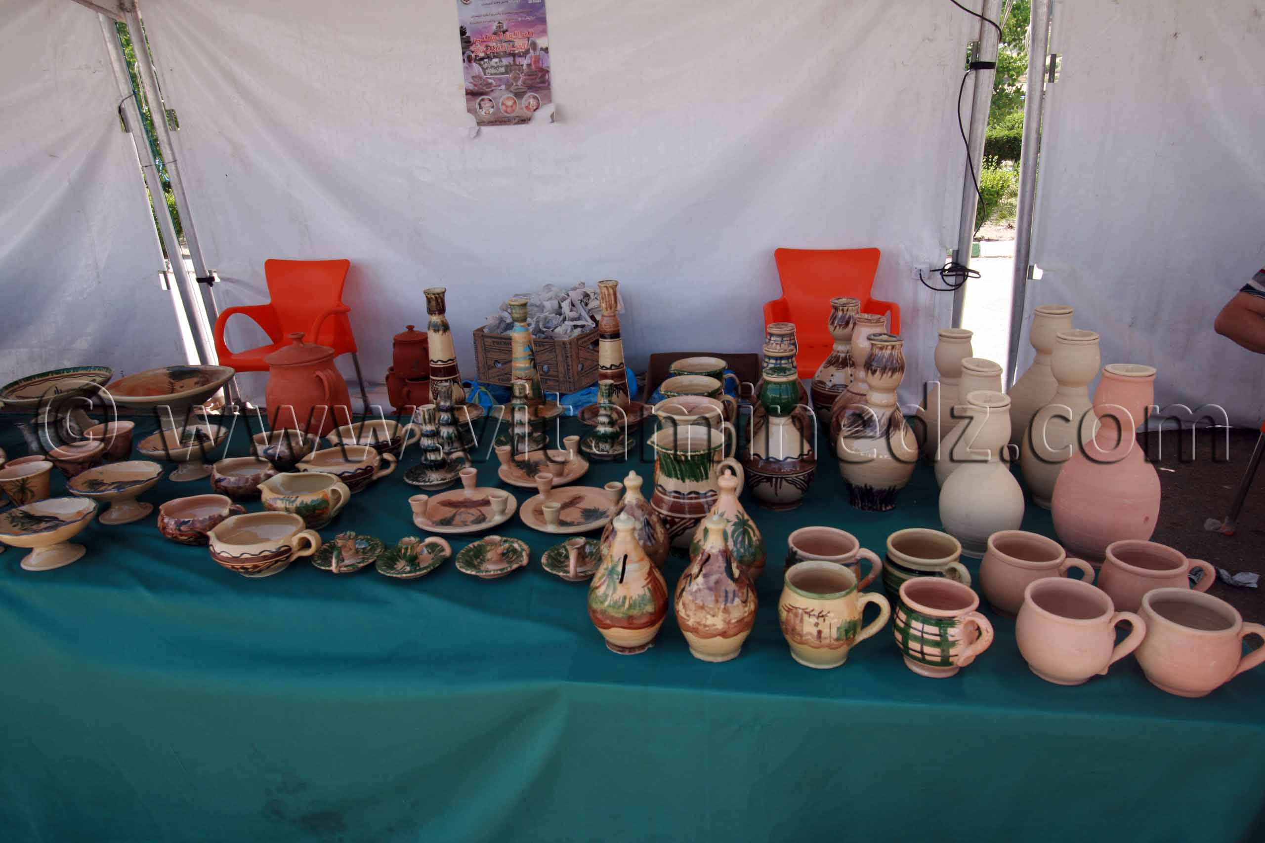 TLEMCEN - SALON NATIONAL DE LA POTERIE (Stand de Biskra)