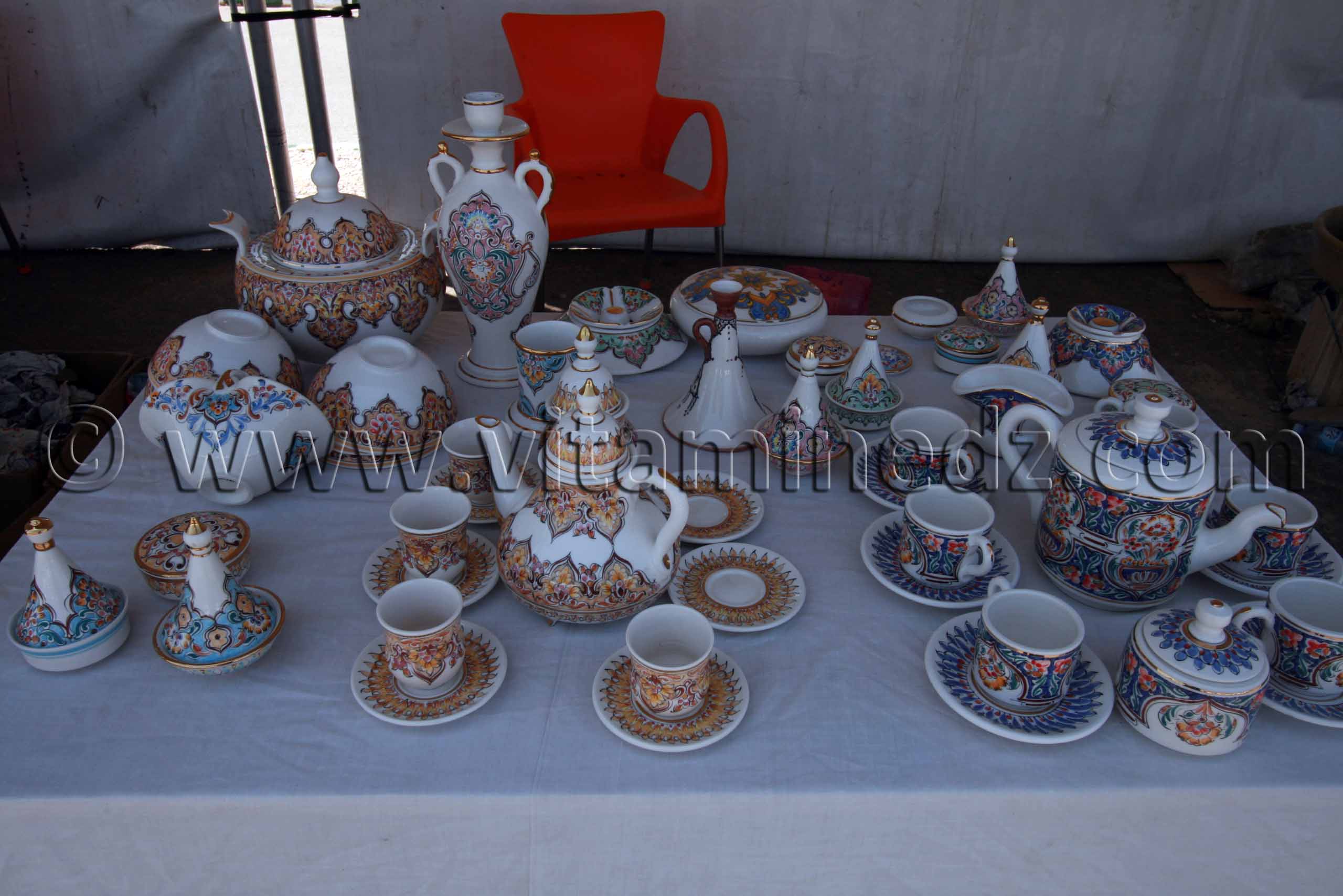 TLEMCEN - SALON NATIONAL DE LA POTERIE (Poterie de Boumerdes)