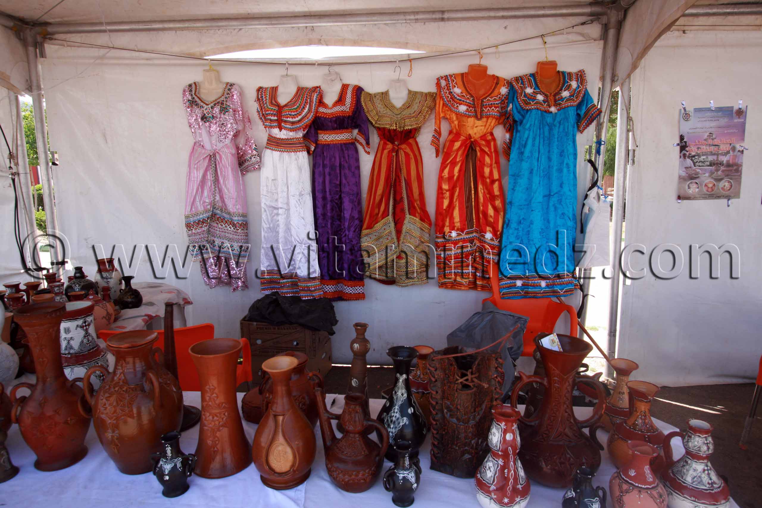 TLEMCEN - SALON NATIONAL DE LA POTERIE (Stand de Tizi Ouzou)