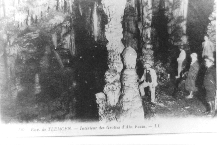 Photo Ancienne de Tlemcen  Grottes de Ain Fezza