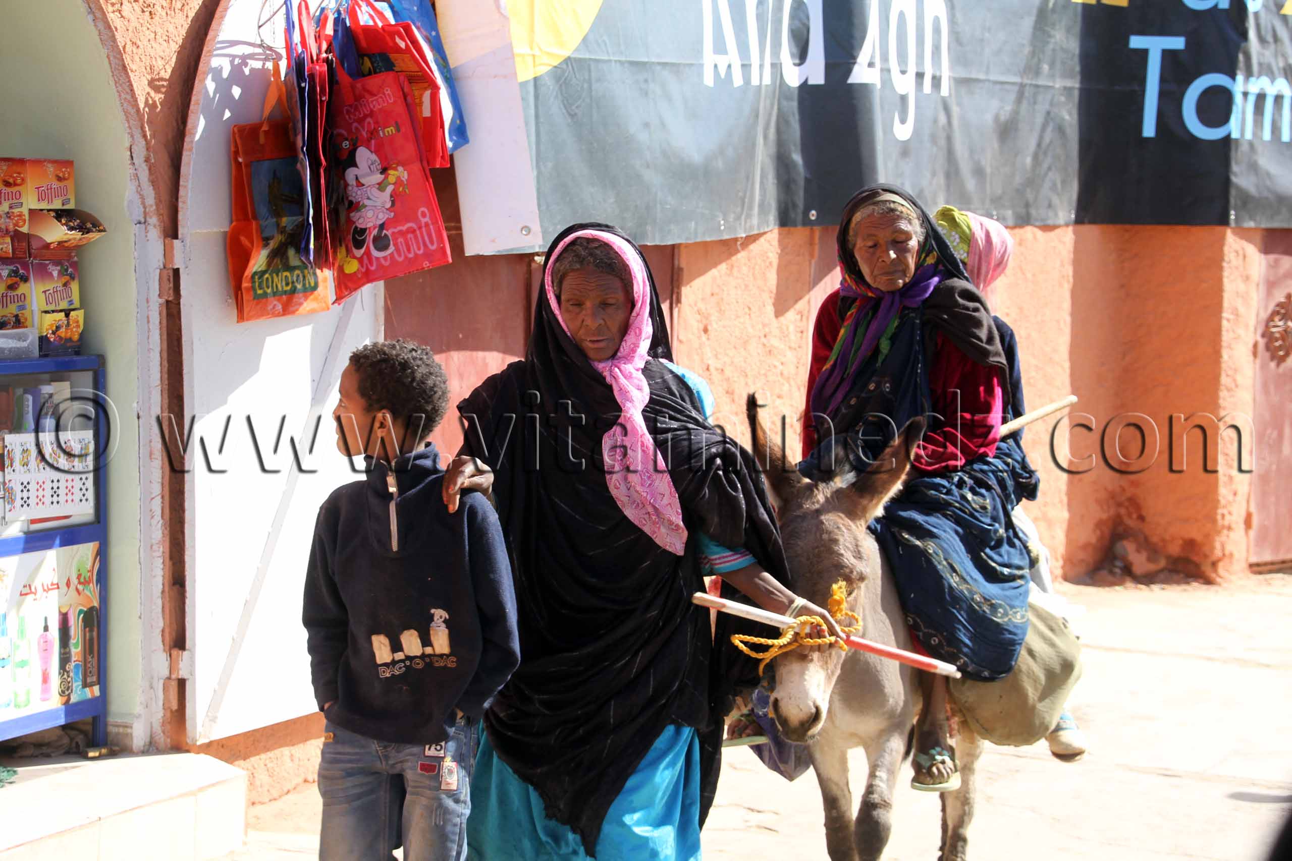 Une famille pauvre à Tamanrasset