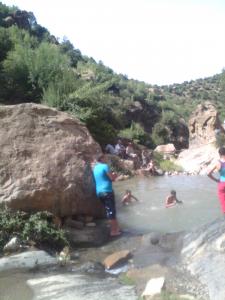 Endroits de baignade dans la rivière d'El Kantina Yabous