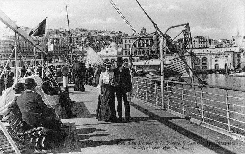 Ancienne photo d'Alger  Le Port, un bateau en partance pour Marseille