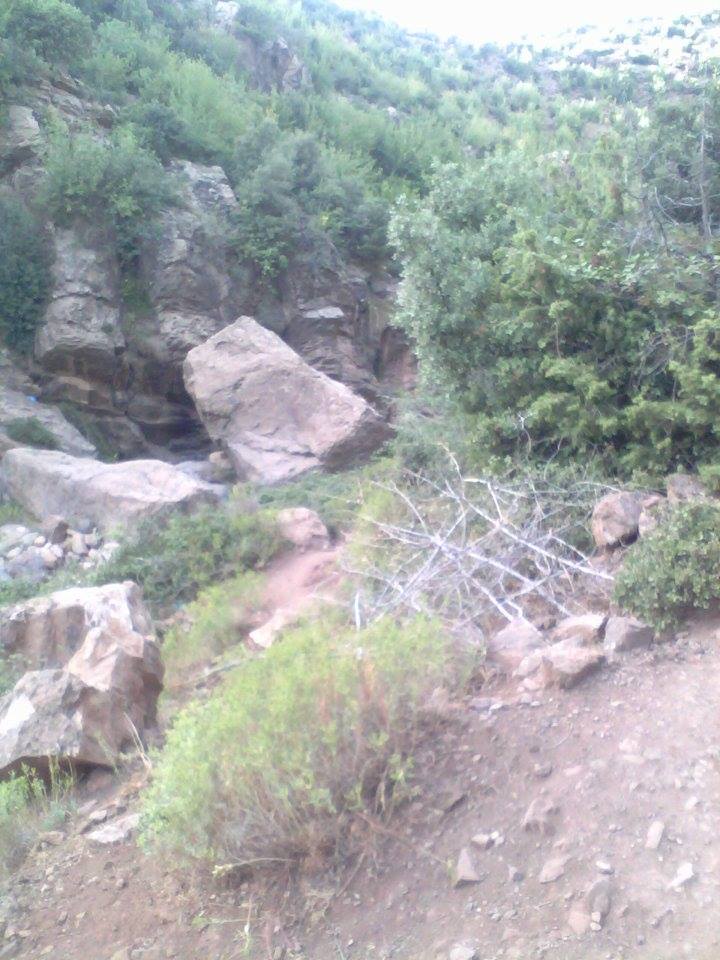 جبل شليا بالمكان المسمى الماء لكحل الكانتينة يابوس مناظر لا مثيل لها