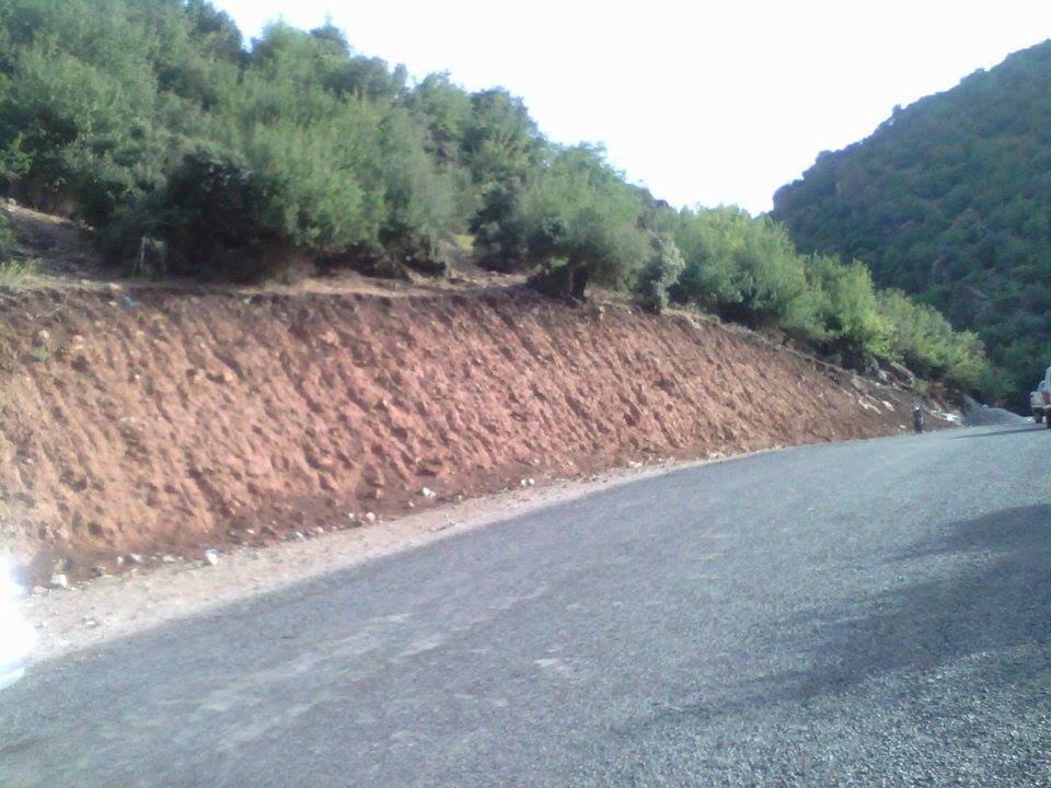 الطريق الجديد الذي يوصلك الى منبع الماء لكحل زاد جمالا على جمال للكانتينة