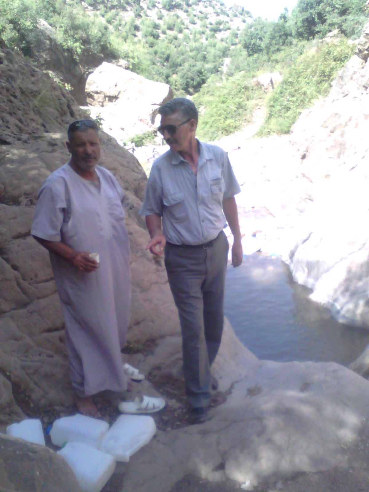 BENYAHYA BAHTIT - à ma droite  - A EL MA  LAKHEL EL KANTINA YABOUS