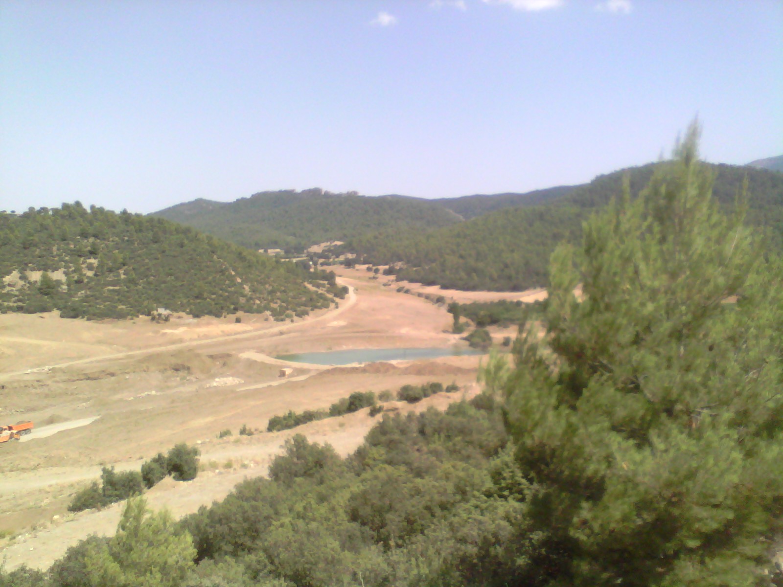 Yabous  : Mise en chantier d’un barrage de 7.5 millions de m3 là c'est  Djebel Touchènt et Khaled Yabous