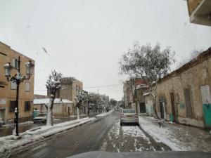La ville de khenchela couverte de neige