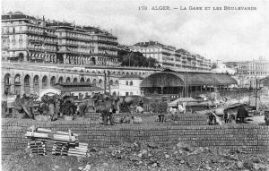 Ancienne photo d\'Alger  La Gare et les Boulevards