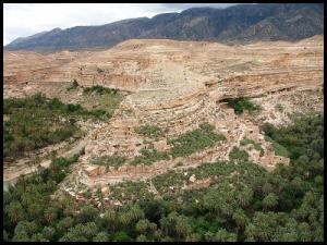 Le long canyon de Ghoufi d'une beauté unique au monde
