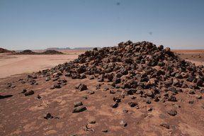 Nécropole de Djorf Torba site qui remonte à l'age  protohistorique