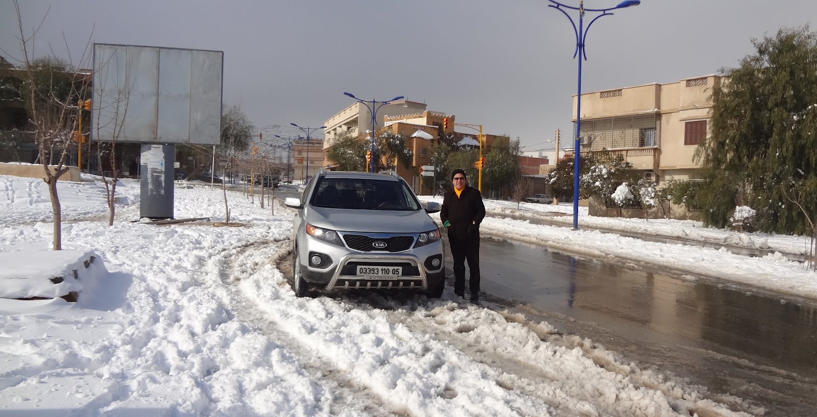 La ville de khenchela couverte de neige