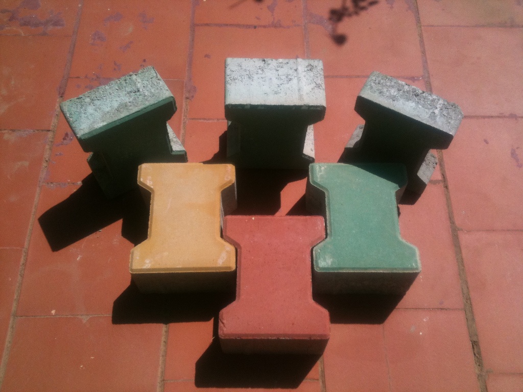 pavé autobloquant, bordure de trottoir et rigole