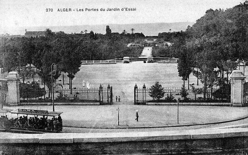 Ancienne photo d'Alger  Les portes du Jardin d'essai
