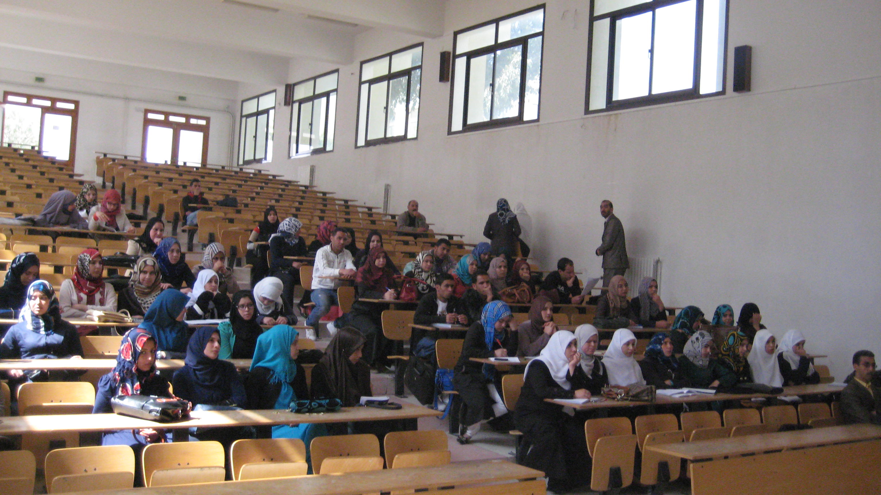 انساج في الجامعة