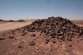 Nécropole de Djorf Torba site qui remonte à l'age  protohistorique