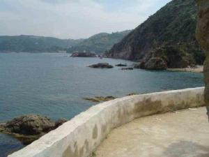 Skikda (Philippeville)  ilot des Singesvers la plage miramar