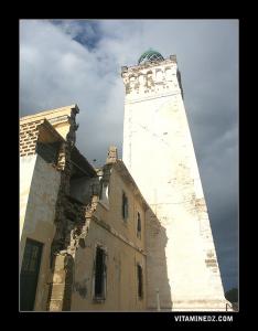 Apres le tremblement de terre de 2003 Le Grand Phare de Dellys (Cap Bengut) Photo 17 Septembre 2005