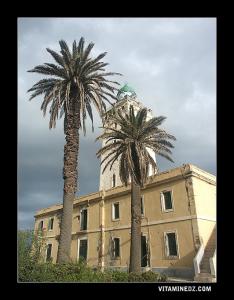 Le Grand Phare de Dellys (Cap Bengut) Photo 17 Septembre 2005, 2 années après le tremblement de Terre de Boumerdes