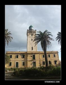 Le Grand Phare de Dellys (Cap Bengut) partiellement détruit après le tremblement de Terre de Boumerdes