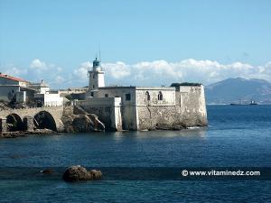 Skikda Phare Molot (Ilot des singes)