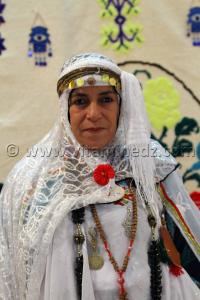 Femme de Djelfa au Salon National du Tapis à partir du 16 Novembre 2014 de Tlemcen