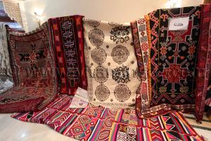 Tapis de Khenchela Salon National du Tapis à partir du 16 Novembre 2014 à Tlemcen