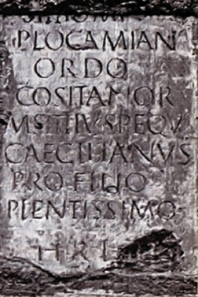 Inscription Romaine gravé sur une pierre dite pierre d'Icosium