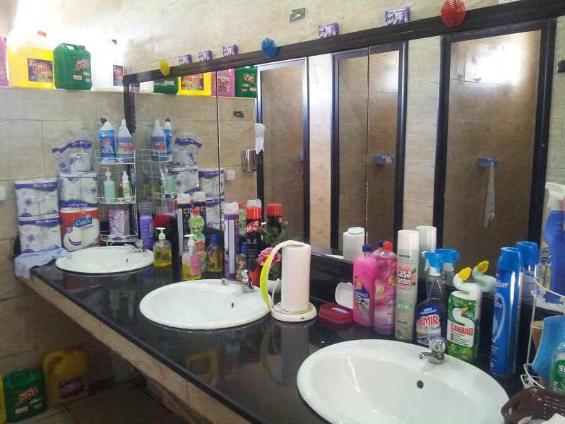 Autouroute Est Ouest : Toilettes de l'aire de repos Sidi Yakoub, SBA