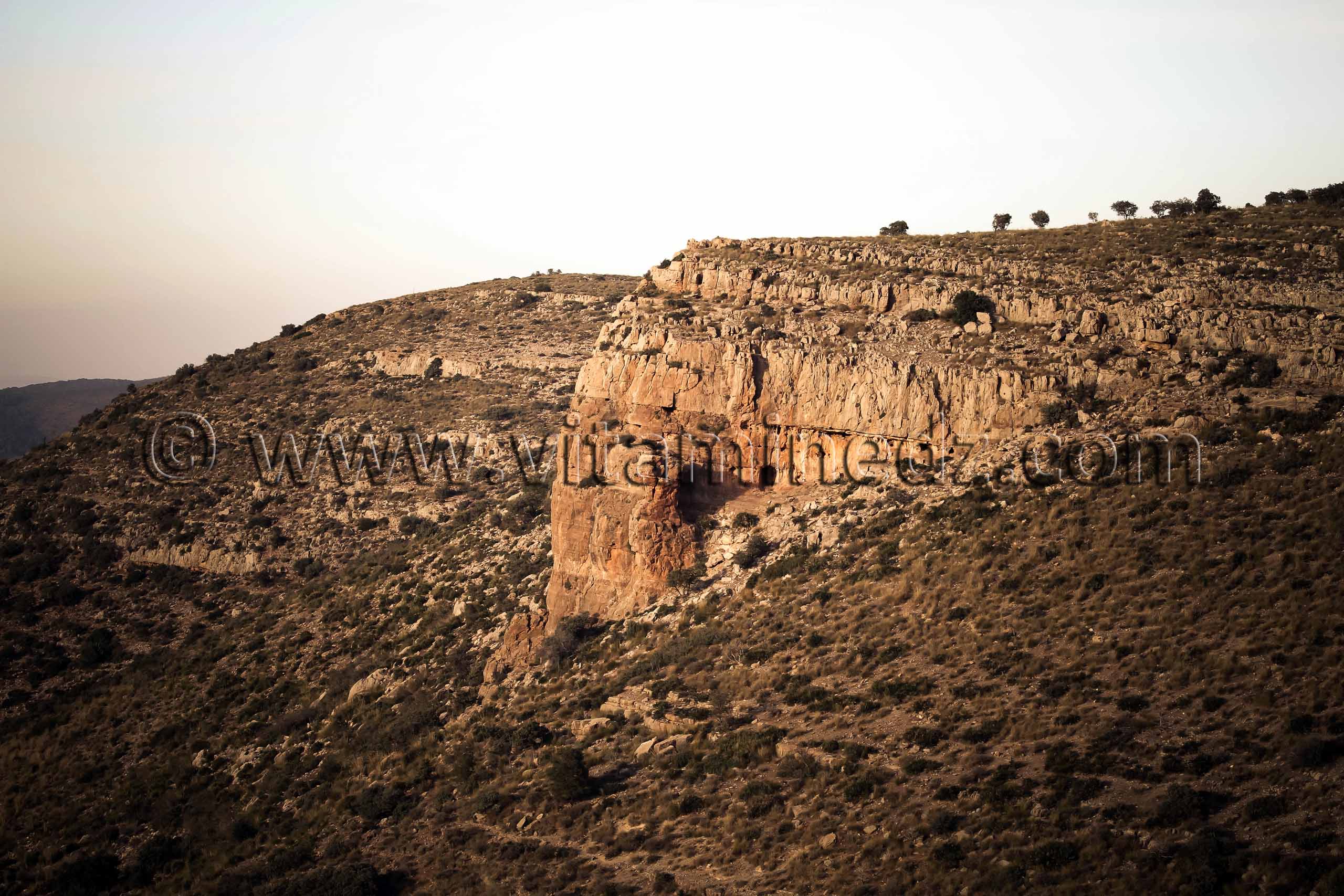 Et des grottes a Beni Add