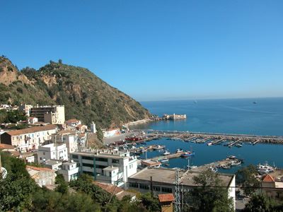 Skikda (Philippeville)  Village de Stora avec son ilot des Singes et le Phare Vert Molot