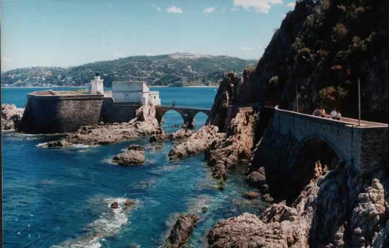 Skikda (Philippeville)  ilot des Singes et le Phare Vert Molot