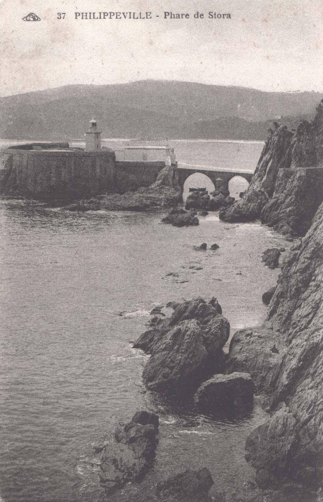 Skikda (Philippeville)  Phare de Stora également appelé Phare Vert Molot