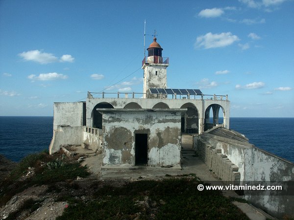 Skikda, le phare de l'île de Srigina en septembre 2005