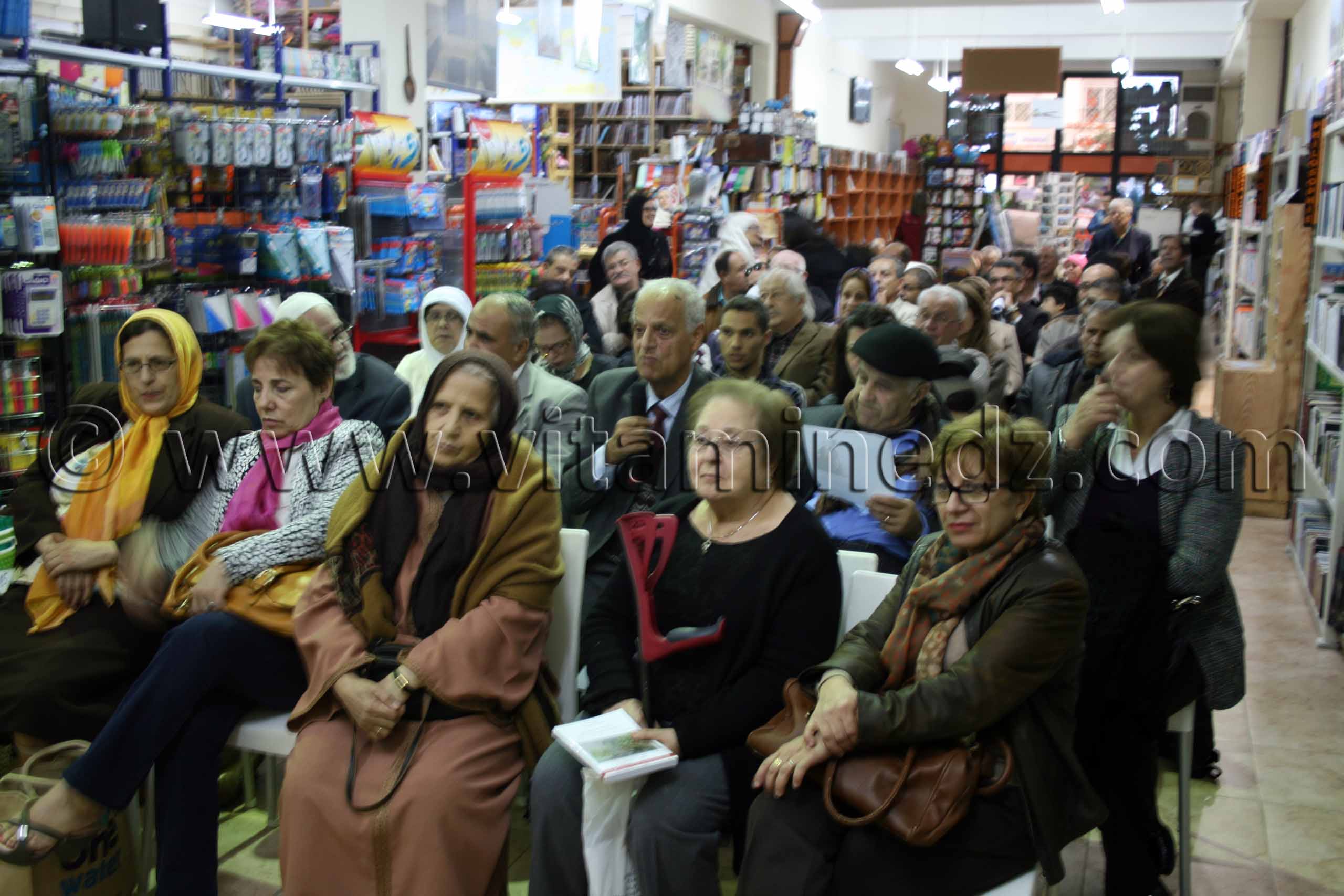 Conférence d'Annick Zennaki sur son livre «Méditerranée, rêve d’impossible? » Itinéraire d’un brillant intellectuel tlemcenien Abdelaziz Zenagui à la librairie Alili (Tlemcen)