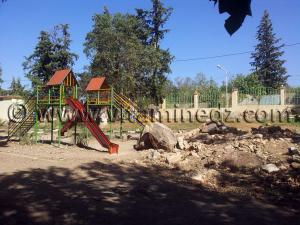 Enfants en danger à la source de Ain Fezza, destruction par la mairie des ressources naturelles
