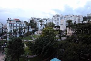 Jardin de l\'horloge florale à Alger de l\'époque coloniale