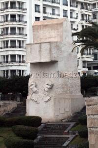 Jardin de l\'horloge florale à Alger oeuvre d\'Issiakhem