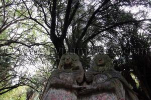Femmes Berbères Sculptures d\'Emile Gaudissar au Jardin d\'Assai du Hamma, Alger